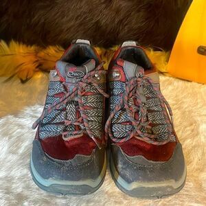 Chaco shoes 9.5 (2175)